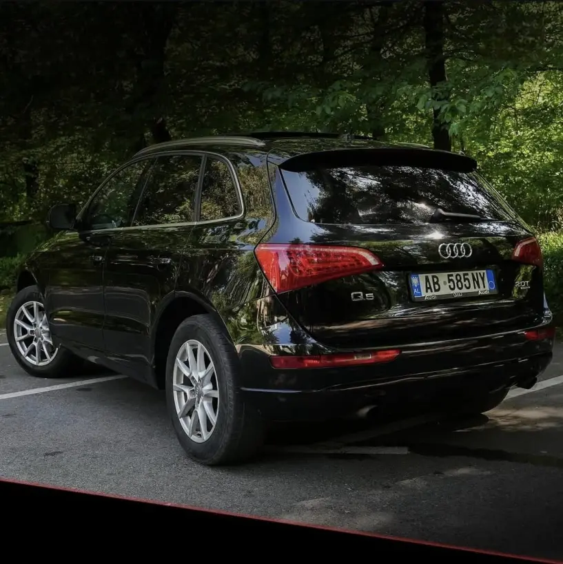 Merrni me qira një makinë në Tirana