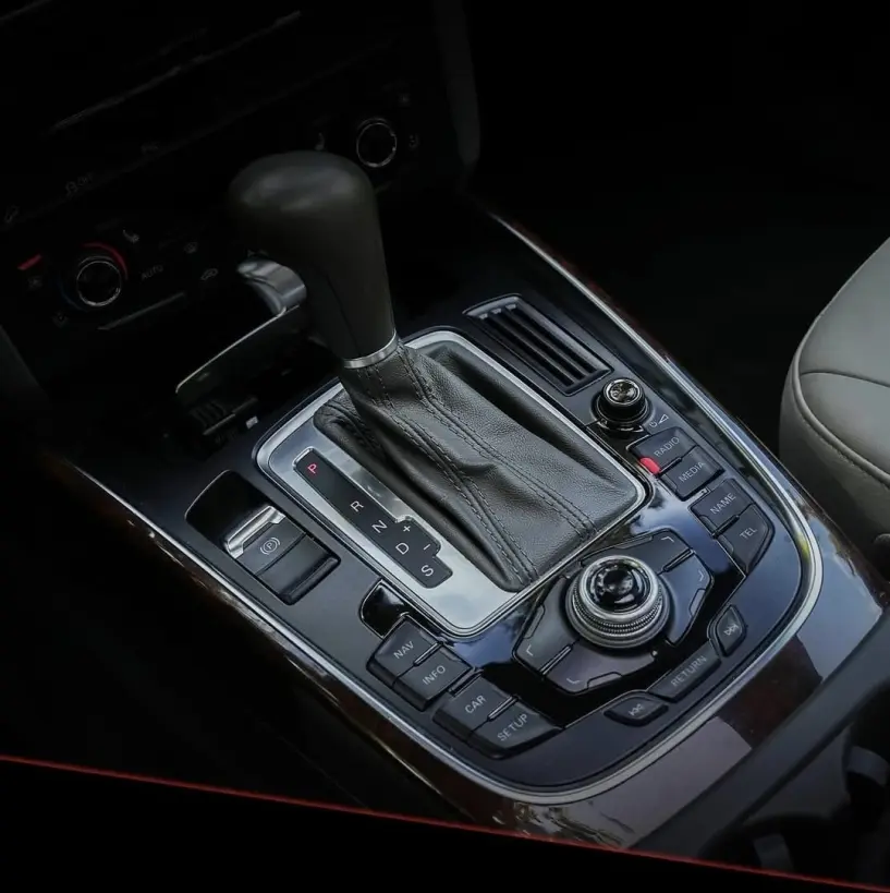 Merrni me qira një makinë në Tirana