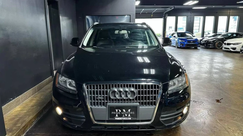 Merrni me qira një makinë në Tirana