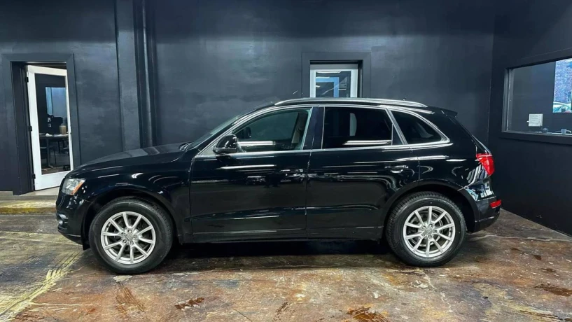 Merrni me qira një makinë në Tirana