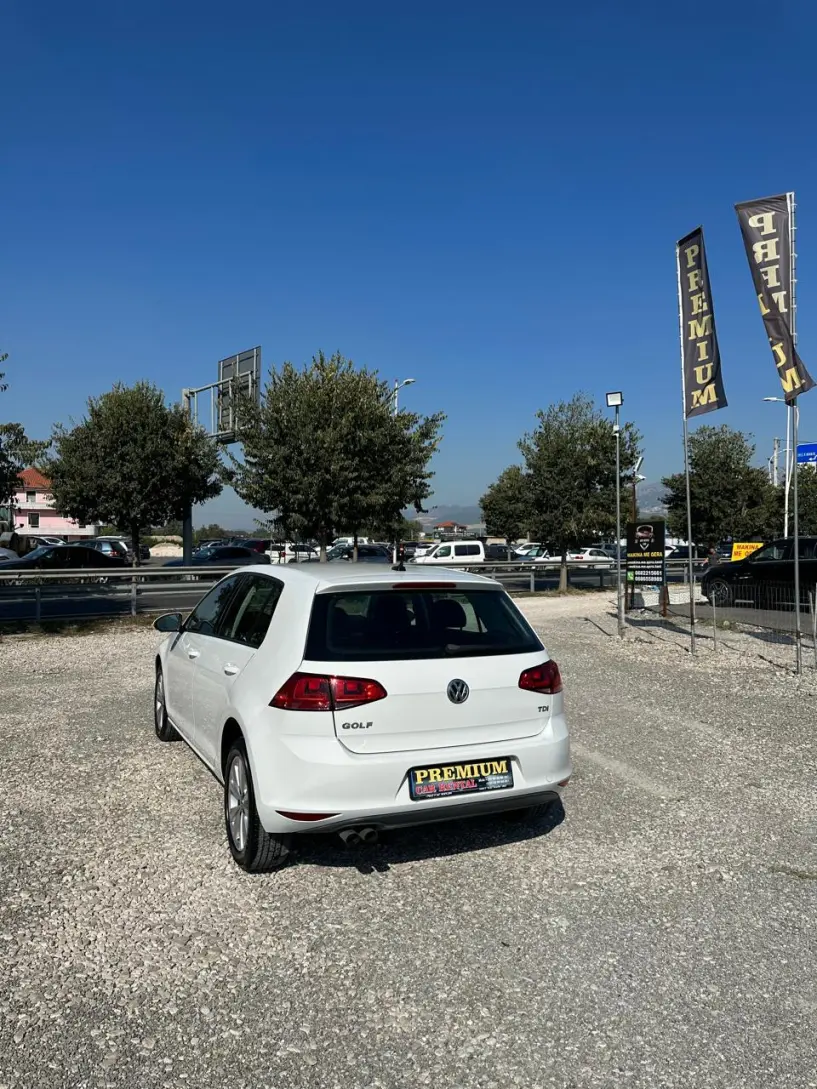 Louer une voiture à Tirana