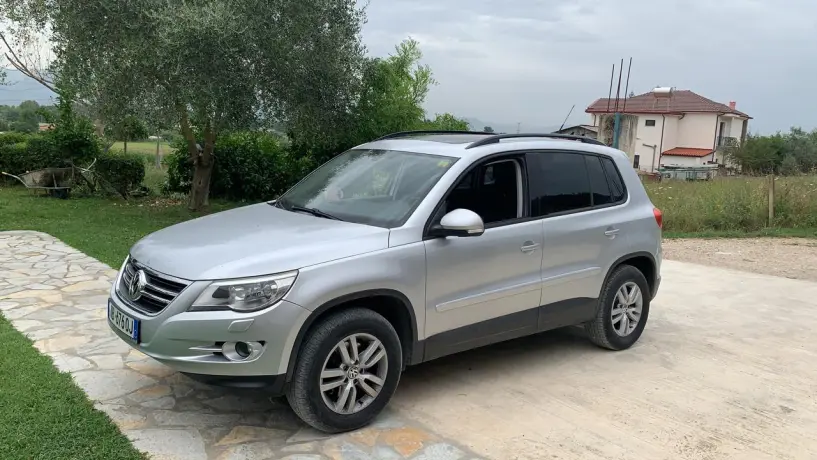 Merrni me qira një makinë në Tirana