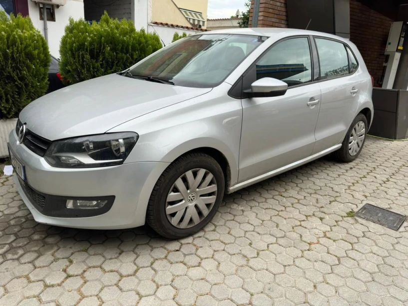 Noleggia un'auto a Tirana