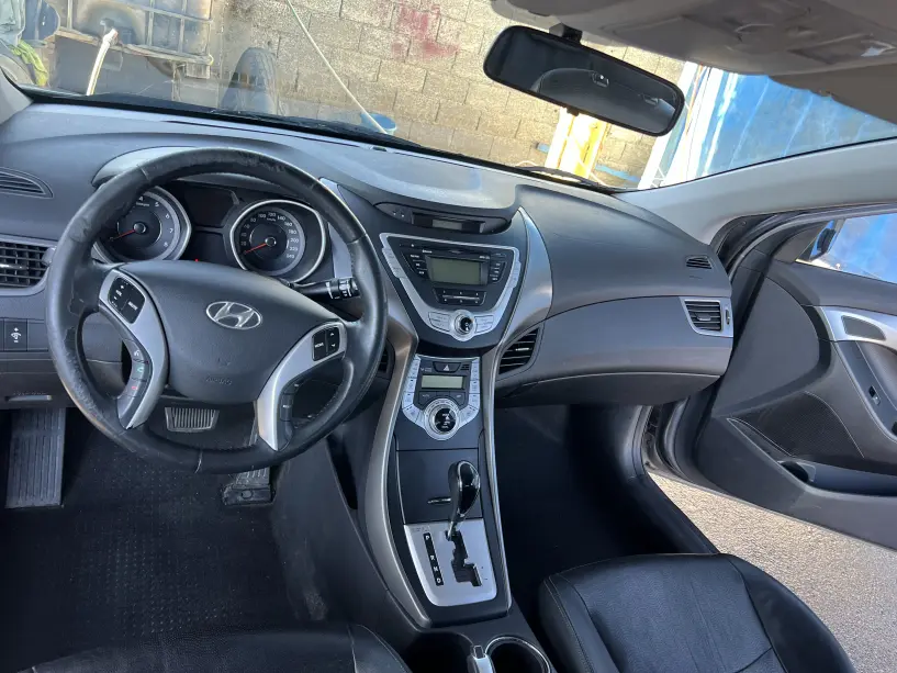 Alquila un coche en Tirana