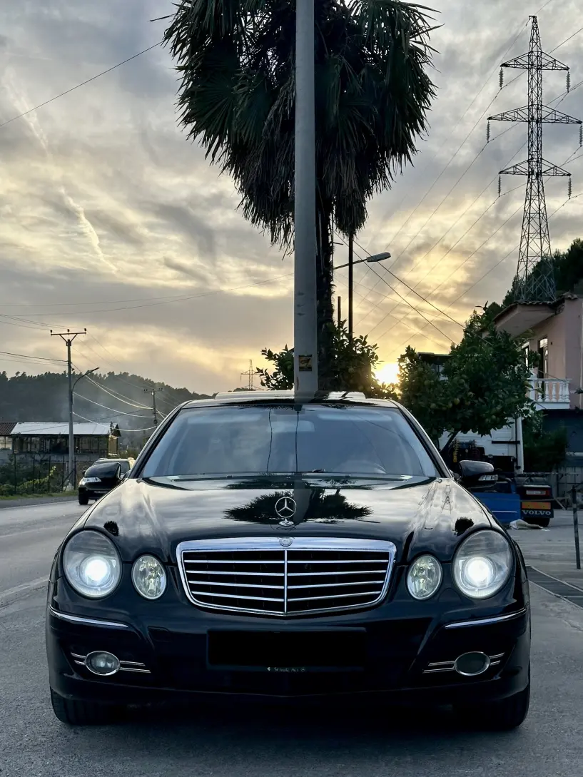 Noleggia un'auto a Elbasan