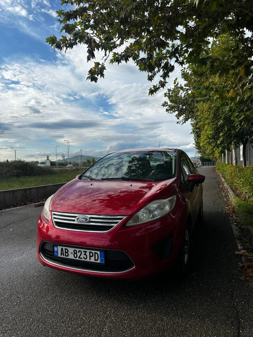 Merrni me qira një makinë në Tirana