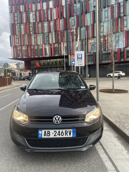 Wynajmij Volkswagen Polo z 2010 roku w Tirana