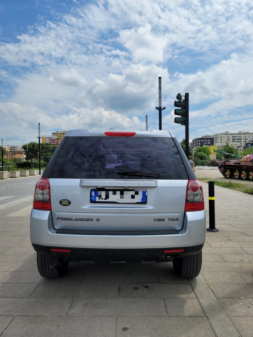 Merrni me qira një makinë në Tirana