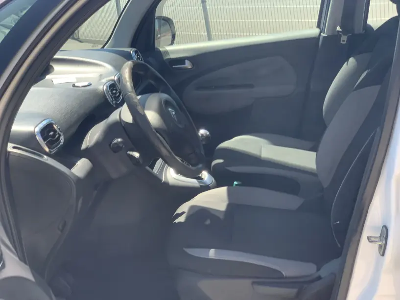 Rent a car in Tirana