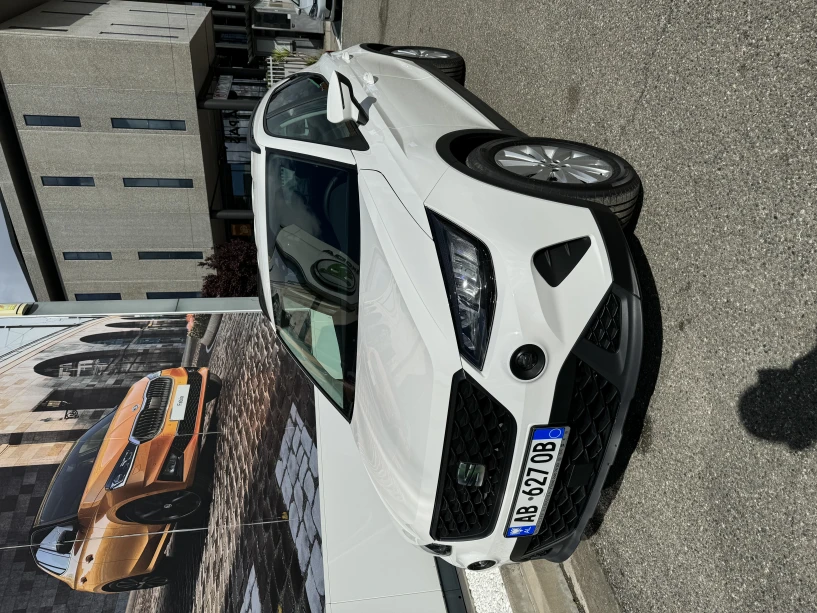 Wynajmij samochód w Tirana