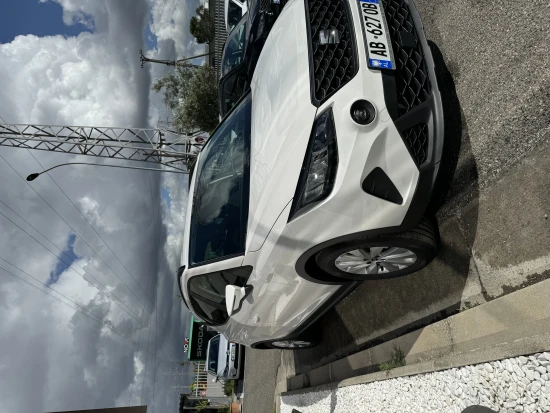 Alquila un 2023 Seat Arosa en Tirana