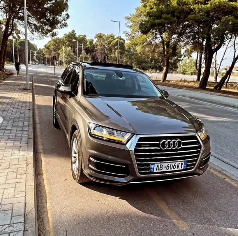 Alquila un coche en Vlorë