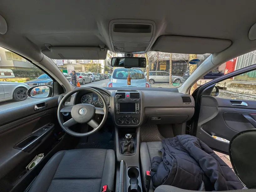 Wynajmij samochód w Tirana