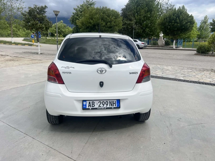 Louer une voiture à Gjirokastër