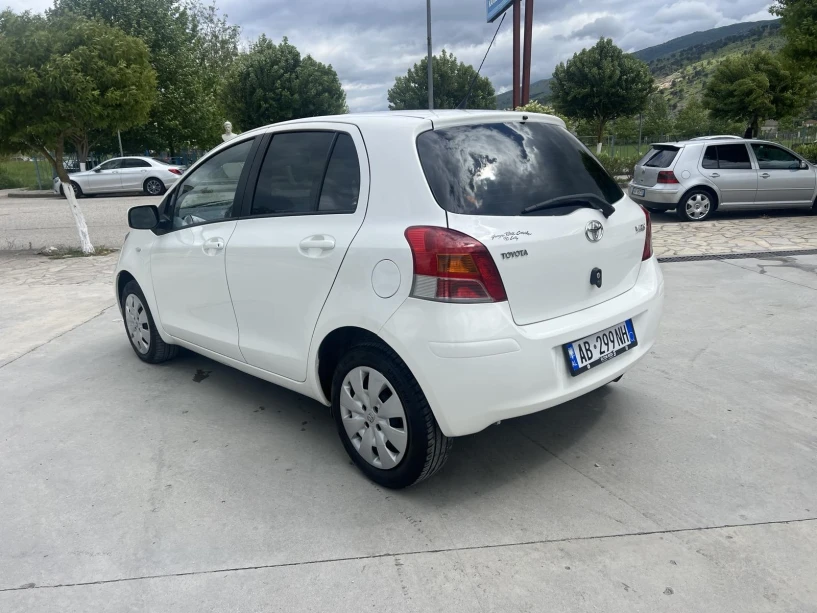 Louer une voiture à Gjirokastër