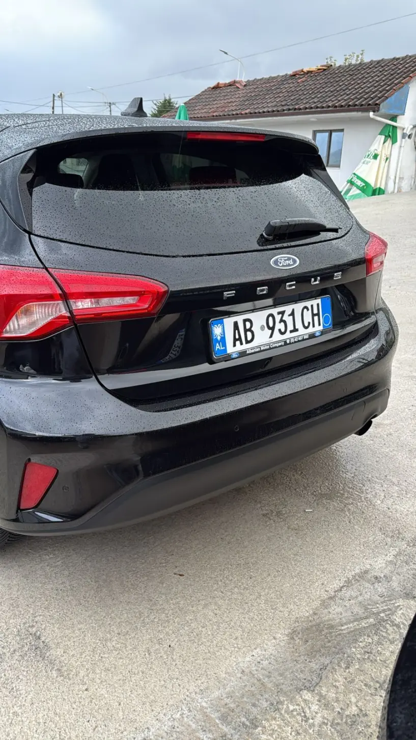 Alquila un coche en Tirana