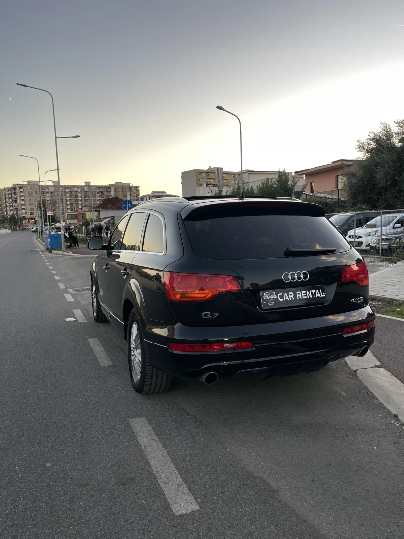 Alquila un coche en Tirana