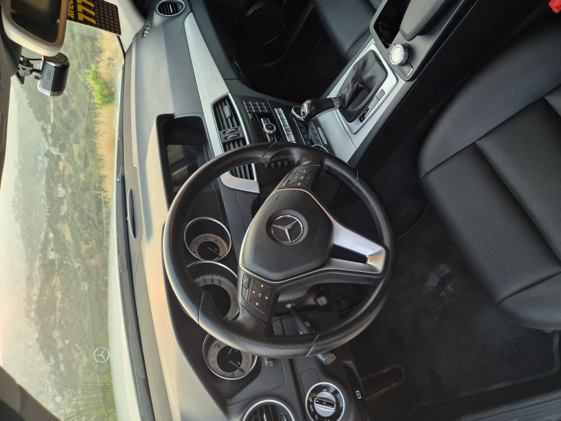 Wynajmij samochód w Vlorë