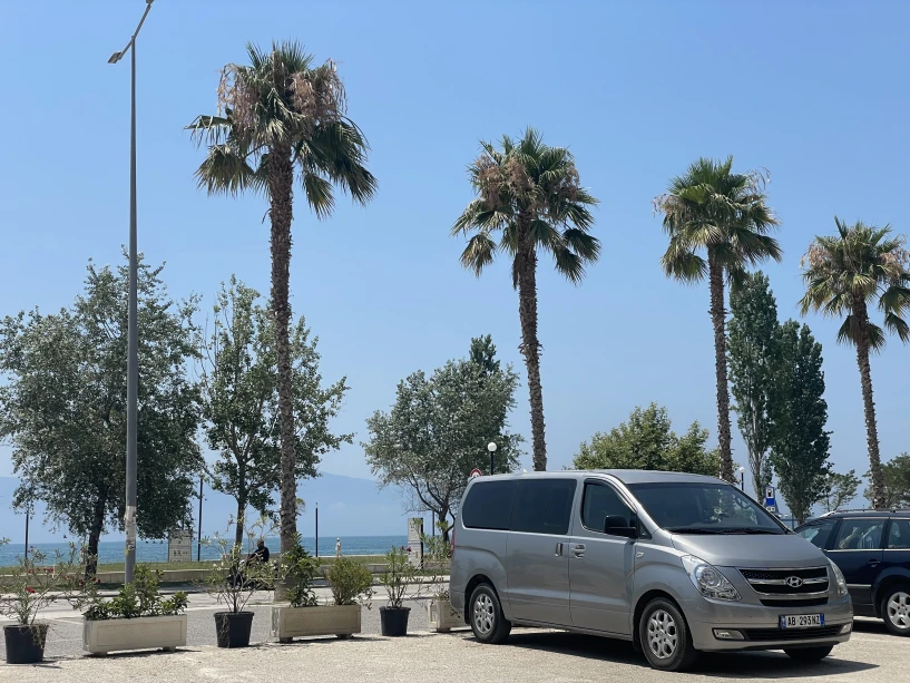 Noleggia un'auto a Tirana