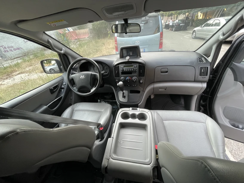 Noleggia un'auto a Tirana