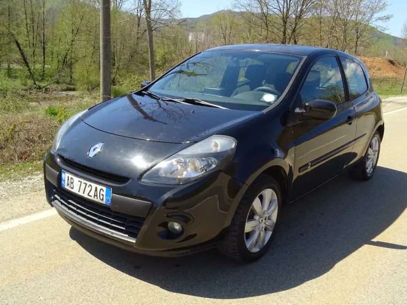 Noleggia un'auto a Sarandë