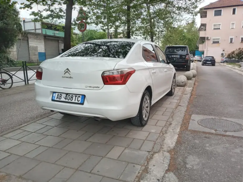 Rent a car in Tirana