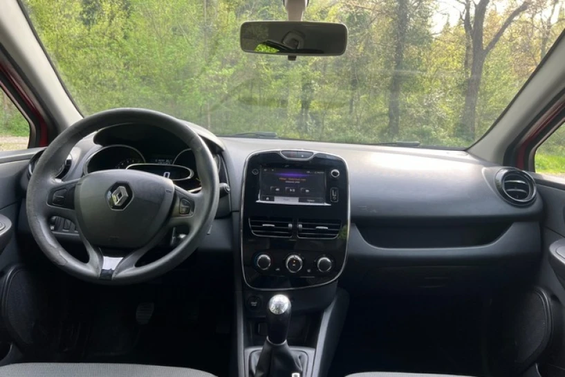 Wynajmij samochód w Tirana