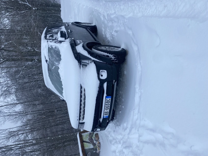 Noleggia un'auto a Tirana