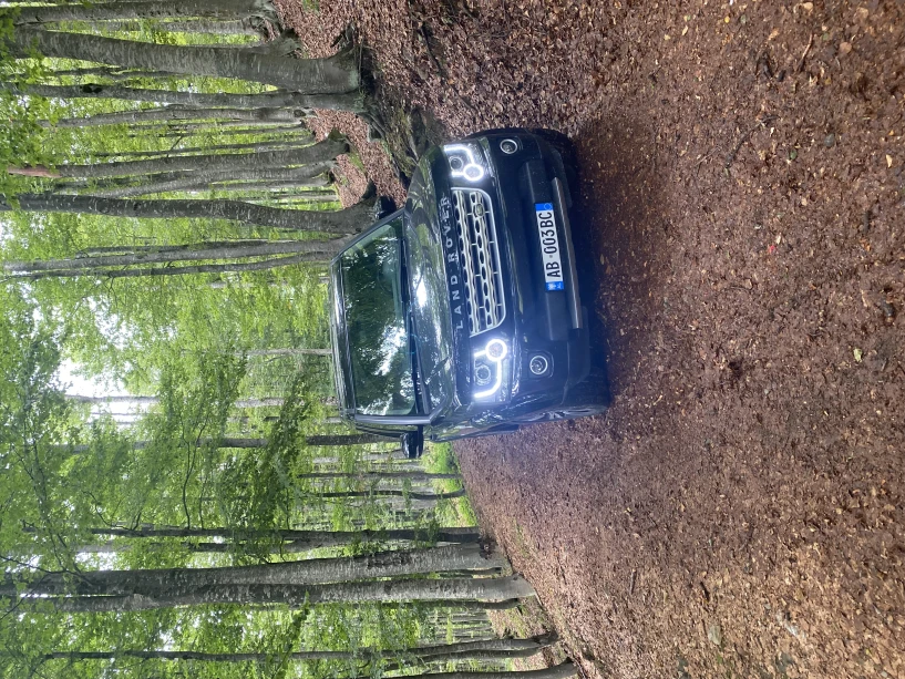 Noleggia un'auto a Tirana