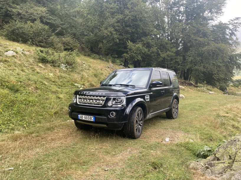 Noleggia un'auto a Tirana