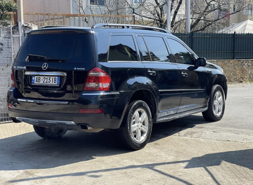 Wynajmij samochód w Tirana