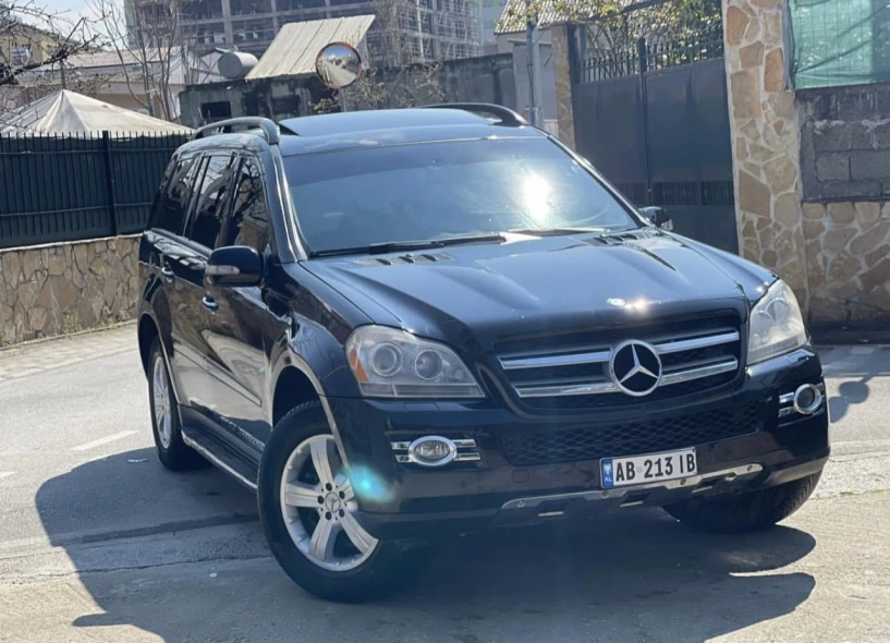 Wynajmij samochód w Tirana