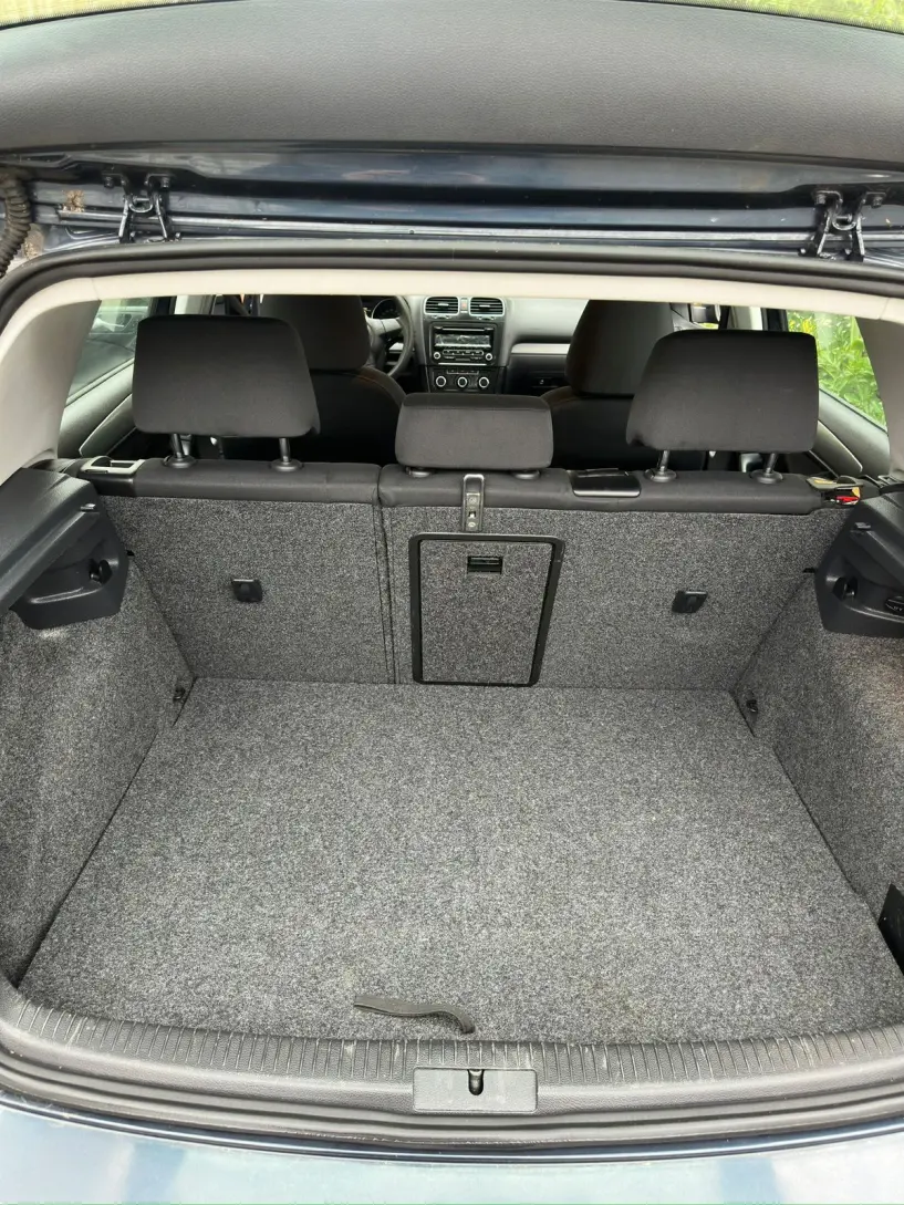 Alquila un coche en Tirana