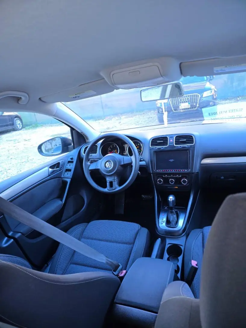 Alquila un coche en Tirana