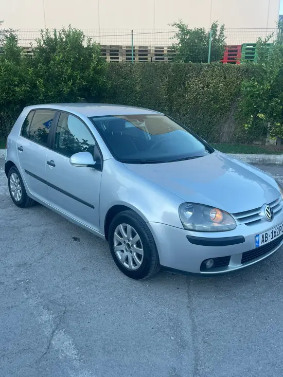 Rent a 2008 Volkswagen Golf 5 in Tirana