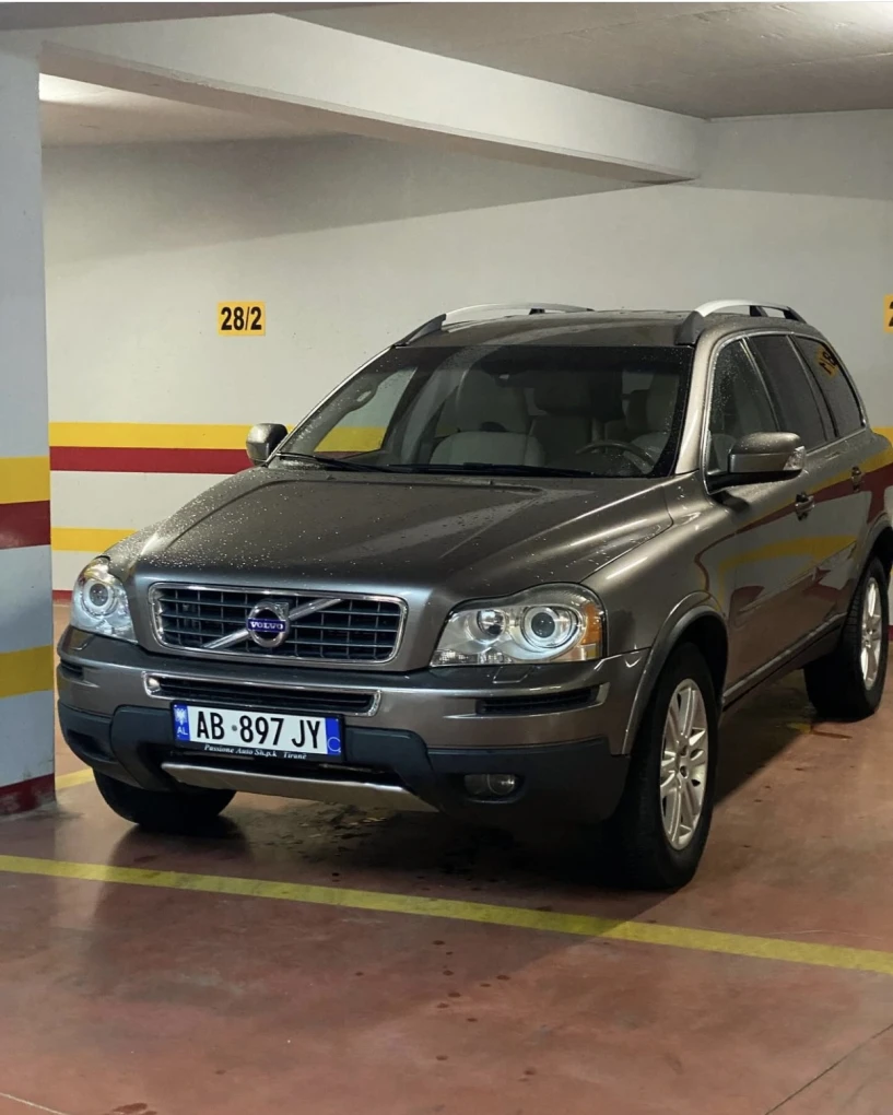 Alquila un coche en Tirana