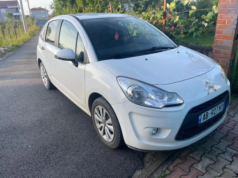 Wynajmij samochód w Tirana