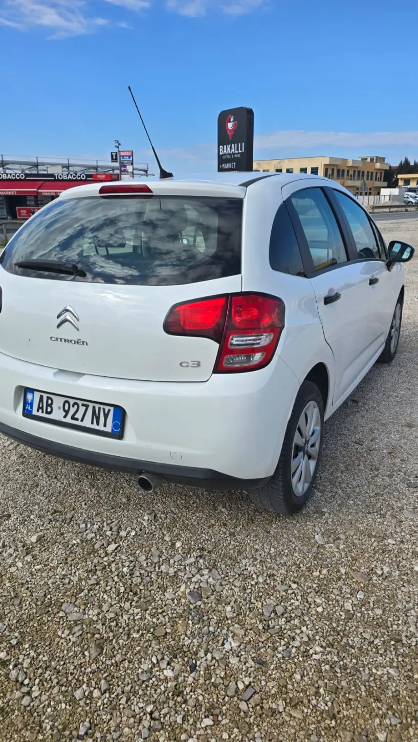 Wynajmij samochód w Tirana