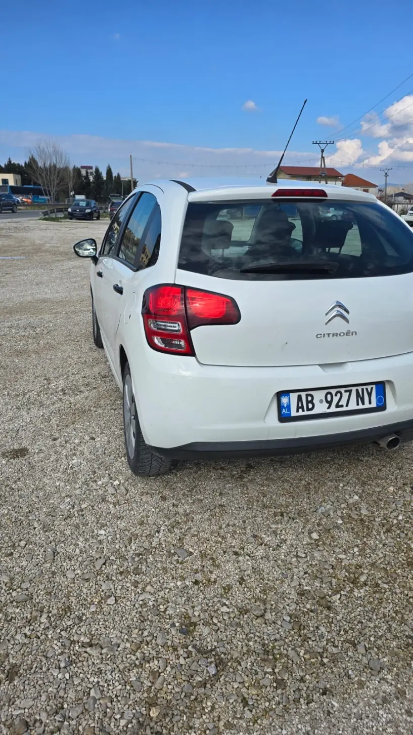 Wynajmij samochód w Tirana