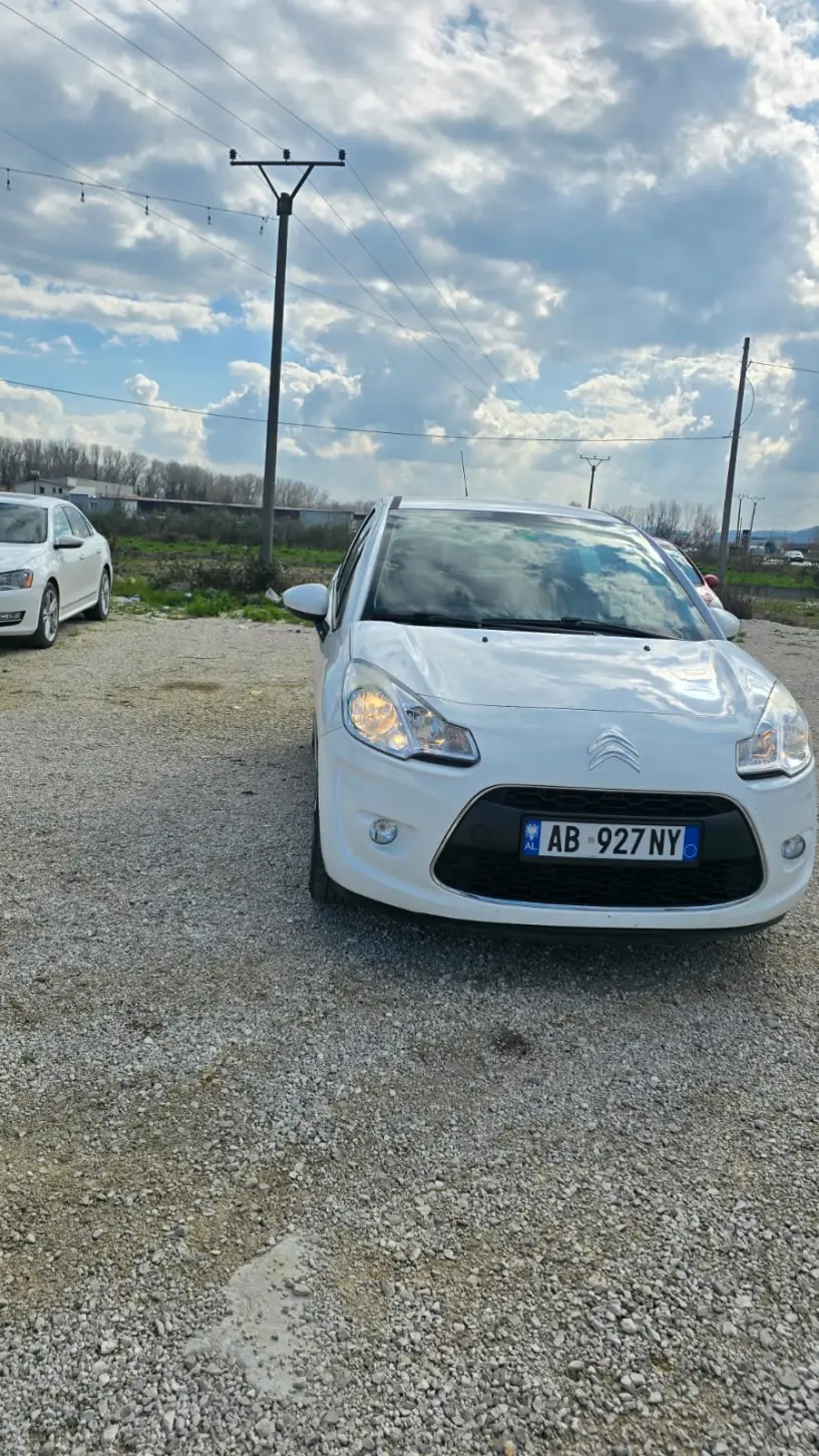 Wynajmij samochód w Tirana