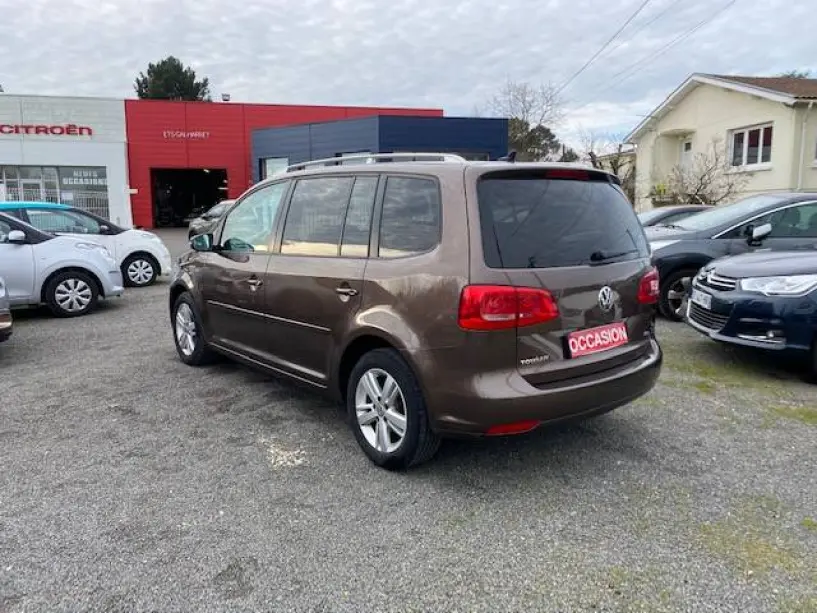 Noleggia un'auto a Tirana