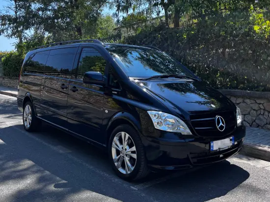 Noleggia una Mercedes-Benz Vito dell'anno 2014 a Tirana