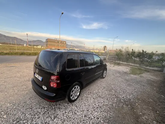 Rent a 2011 Volkswagen Touran in Tirana