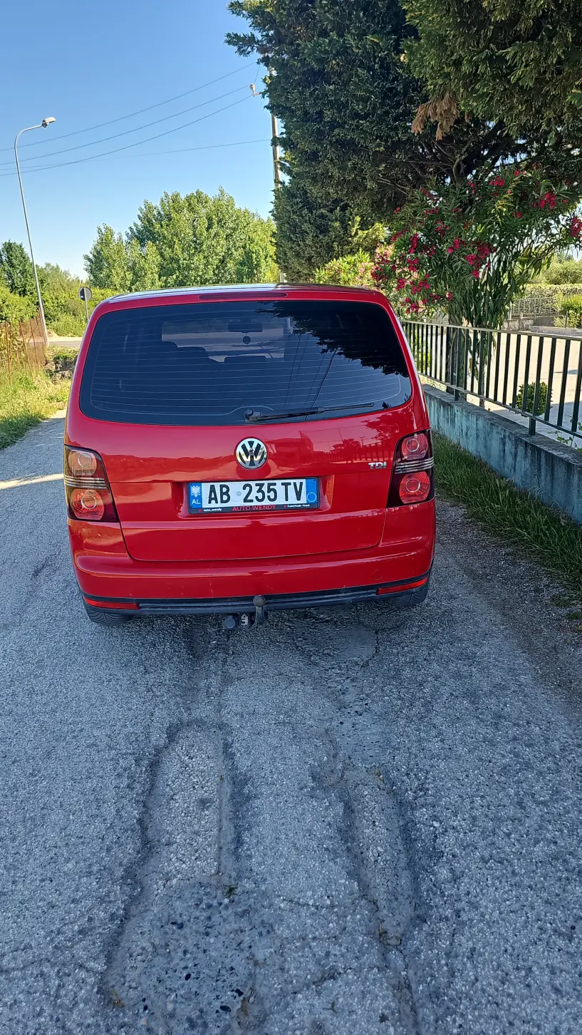 Alquila un coche en Tirana