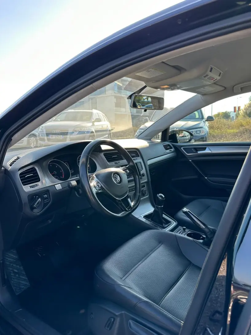 Wynajmij samochód w Tirana