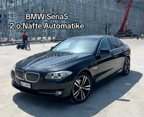 Merrni me qira një BMW 520 të vitit 2013 në Tirana