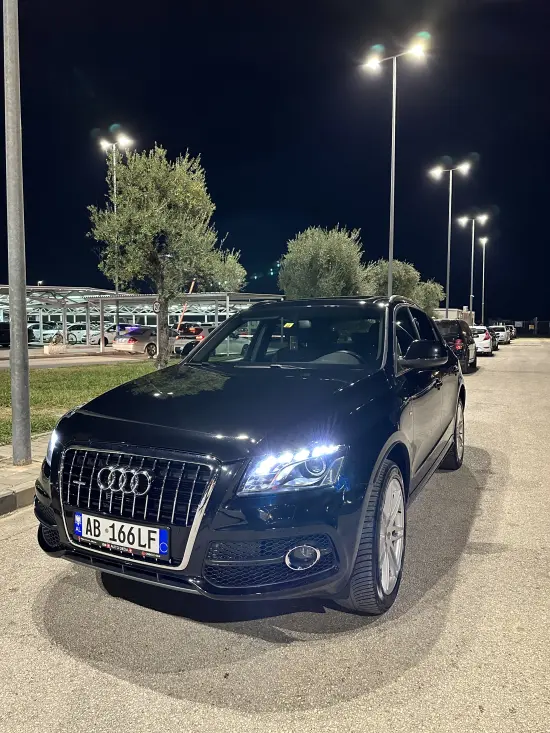 Wynajmij Audi Q5 z 2011 roku w Tirana
