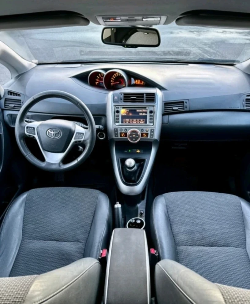 Merrni me qira një makinë në Tirana