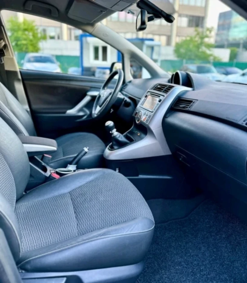 Merrni me qira një makinë në Tirana