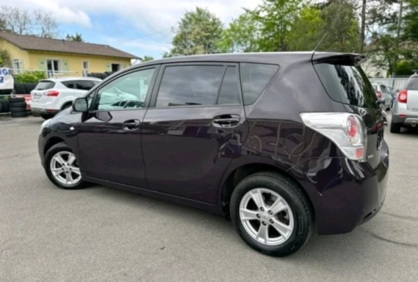 Merrni me qira një makinë në Tirana